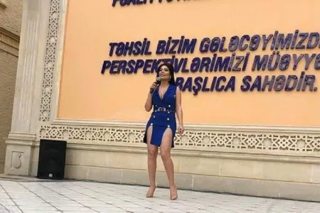 Afaq Aslandan biabırçılıq - Tələbələrin qarşısına yarıçılpaq halda çıxdı - VİDEO