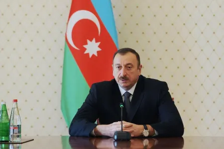 Prezident Dövlət Miqrasiya Xidmətinin əməkdaşlarını təltif edib - SİYAHI