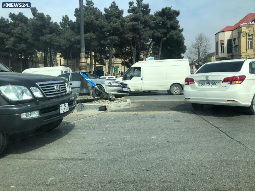 Nobel prospektində zəncirvari qəza - FOTO