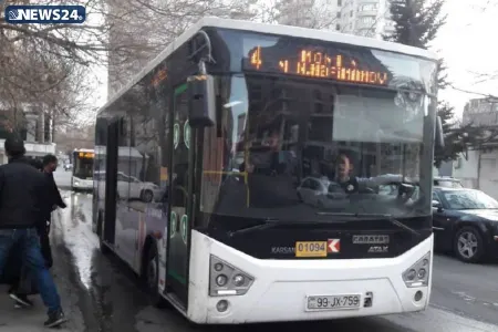 Bakıda marşrut avtobusunda gülünc vəziyyət