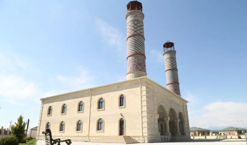 Azərbaycan əsgərləri müğənnilərlə belə rəqs etdilər – FOTO - VİDEO - YENİLƏNİB