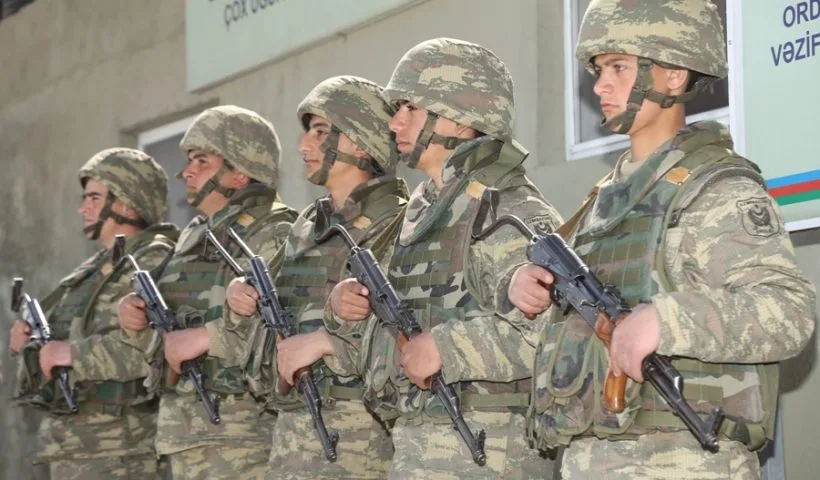 Azərbaycan əsgərləri müğənnilərlə belə rəqs etdilər – FOTO - VİDEO - YENİLƏNİB