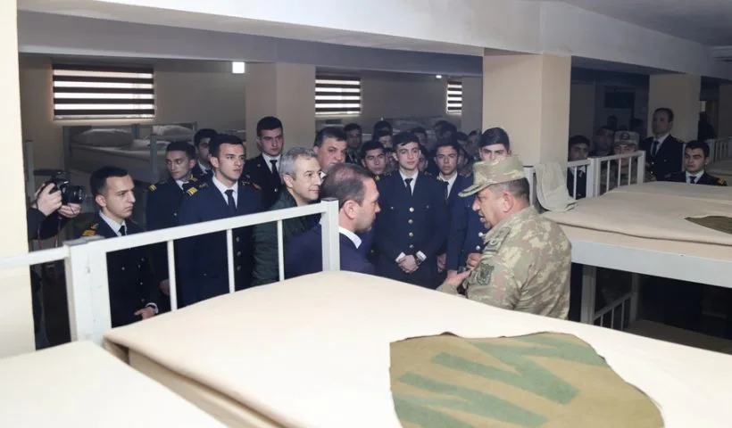 Azərbaycan əsgərləri müğənnilərlə belə rəqs etdilər – FOTO - VİDEO - YENİLƏNİB