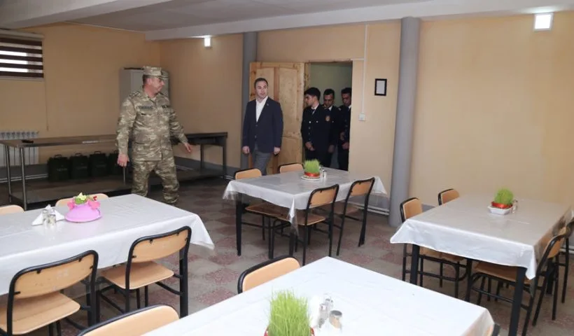 Azərbaycan əsgərləri müğənnilərlə belə rəqs etdilər – FOTO - VİDEO - YENİLƏNİB