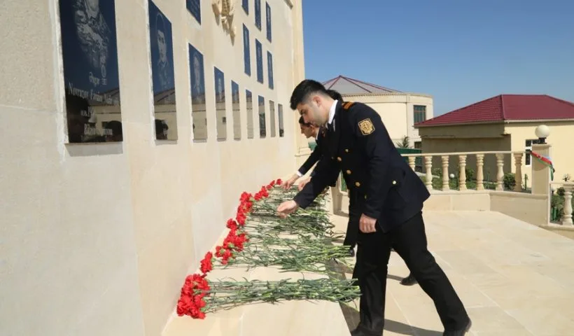 Azərbaycan əsgərləri müğənnilərlə belə rəqs etdilər – FOTO - VİDEO - YENİLƏNİB