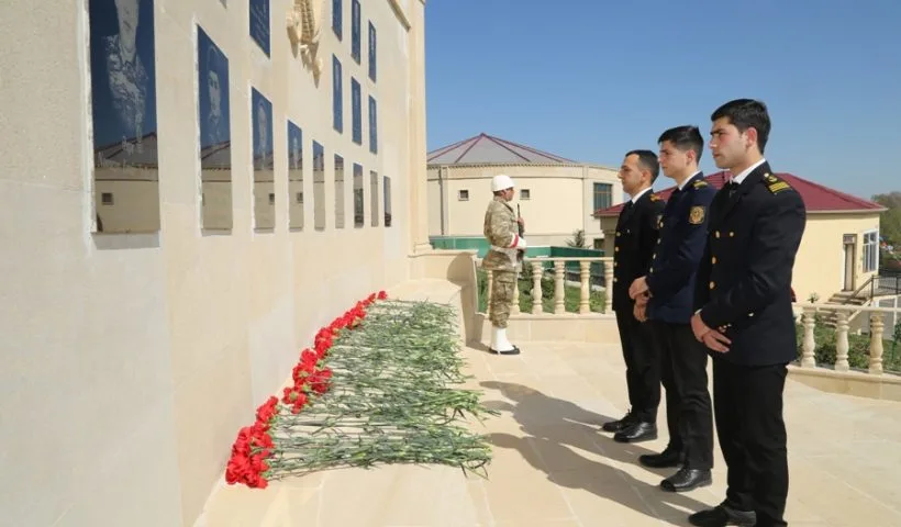 Azərbaycan əsgərləri müğənnilərlə belə rəqs etdilər – FOTO - VİDEO - YENİLƏNİB