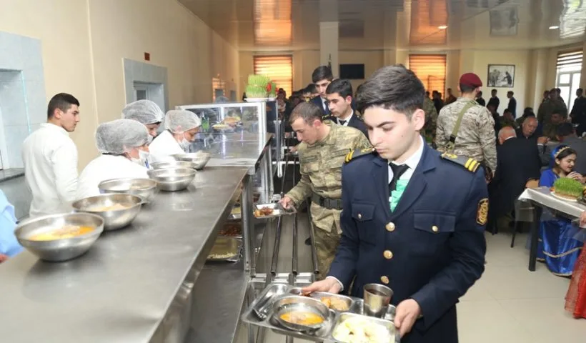 Azərbaycan əsgərləri müğənnilərlə belə rəqs etdilər – FOTO - VİDEO - YENİLƏNİB