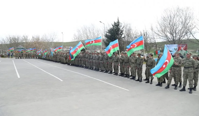 Azərbaycan əsgərləri müğənnilərlə belə rəqs etdilər – FOTO - VİDEO - YENİLƏNİB