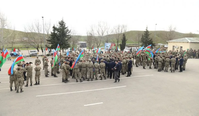 Azərbaycan əsgərləri müğənnilərlə belə rəqs etdilər – FOTO - VİDEO - YENİLƏNİB