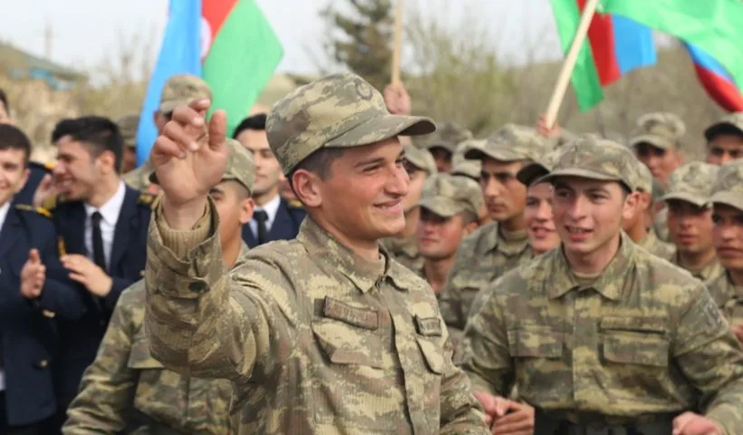 Azərbaycan əsgərləri müğənnilərlə belə rəqs etdilər – FOTO - VİDEO - YENİLƏNİB