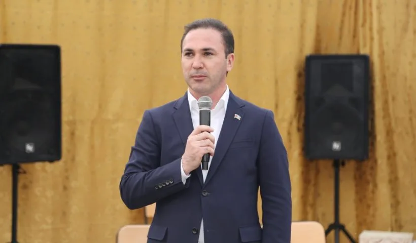 Azərbaycan əsgərləri müğənnilərlə belə rəqs etdilər – FOTO - VİDEO - YENİLƏNİB