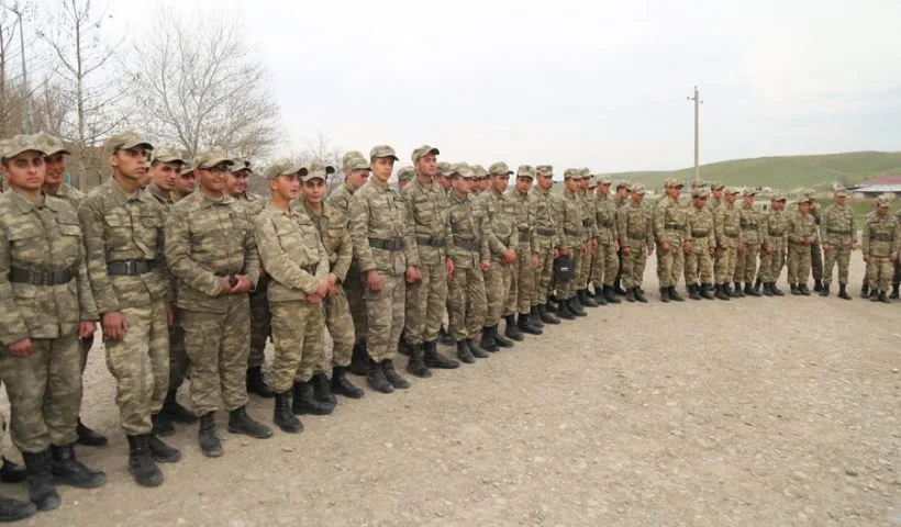 Azərbaycan əsgərləri müğənnilərlə belə rəqs etdilər – FOTO - VİDEO - YENİLƏNİB