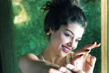 Anasını itirən məşhur "təsəlli tətili"ndə - FOTO