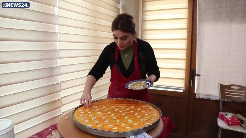 Ruhi Əliyeva Gəncə paxlavası bişirdi - FOTO - VİDEO