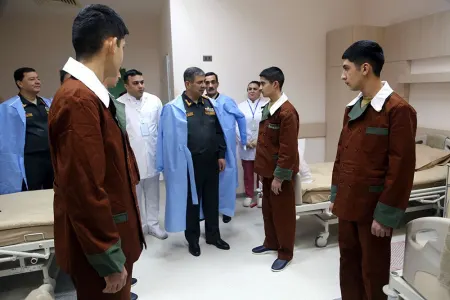 Zakir Həsənov Novruz bayramı münasibətilə hərbi hospitalda olub - FOTO