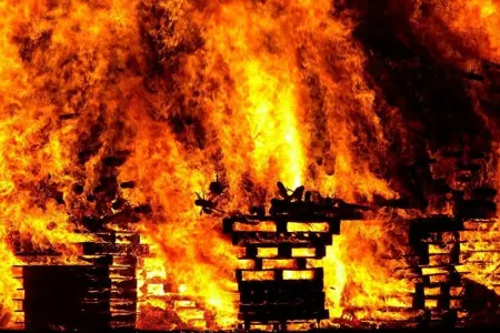 Bakıda mebel sexi yanıb