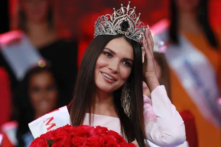 Bu gözəlin tacı və titulu əlindən alındı