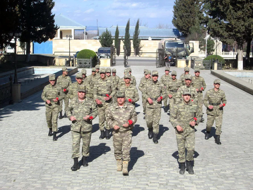 Hərbi qulluqçular Səməd Vurğunun ad gününü qeyd ediblər