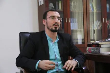 Məhkum dindar Taleh Bağırovun həyat yoldaşı telefon keçirməyə cəhd edib