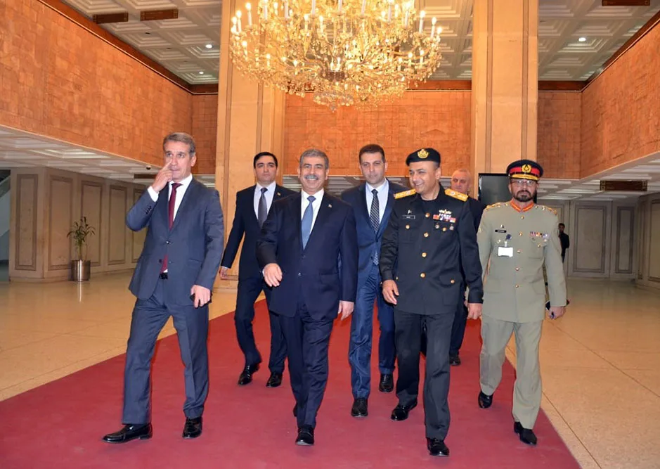 Azərbaycanın müdafiə naziri Pakistanlı həmkarı ilə görüşüb
