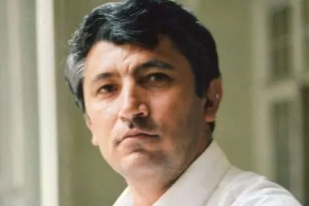 "Yaxın zamanda öləcəm, onu tabutuma yaxın qoymayın" - Tanınmış şairdən ağır etiraf