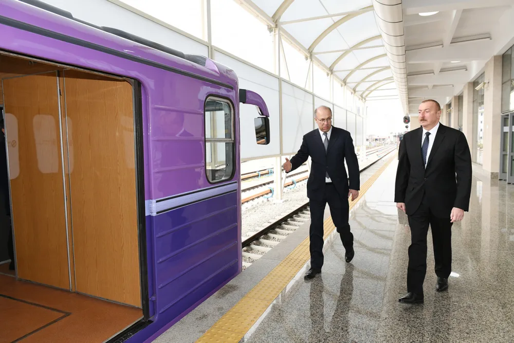 Prezident İlham Əliyev “Bakmil” stansiyasında - FOTOLAR - YENİLƏNİB