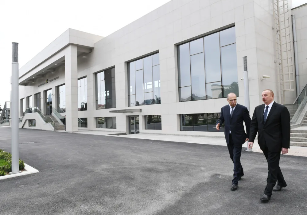 Prezident İlham Əliyev “Bakmil” stansiyasında - FOTOLAR - YENİLƏNİB