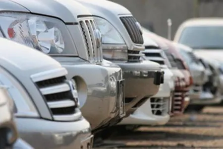 Bakıda maşın qiymətinə nömrələr satılır - SİYAHI