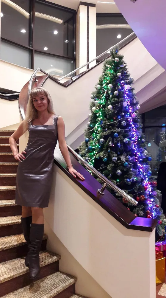 Qalmaqallı fotoya görə işdən qovulan müəllimə yeni iş təklifindən imtina etdi - FOTO