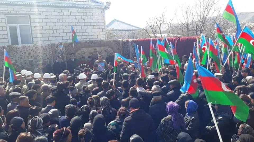 Şəhidimiz dəfn olunur - FOTO