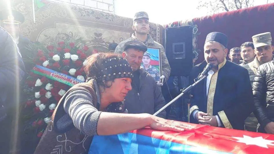 Şəhidimiz dəfn olunur - FOTO