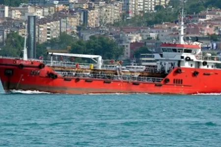 Miqrantların qaçırdığı Türkiyə tankerini Malta ordusu azad etdi