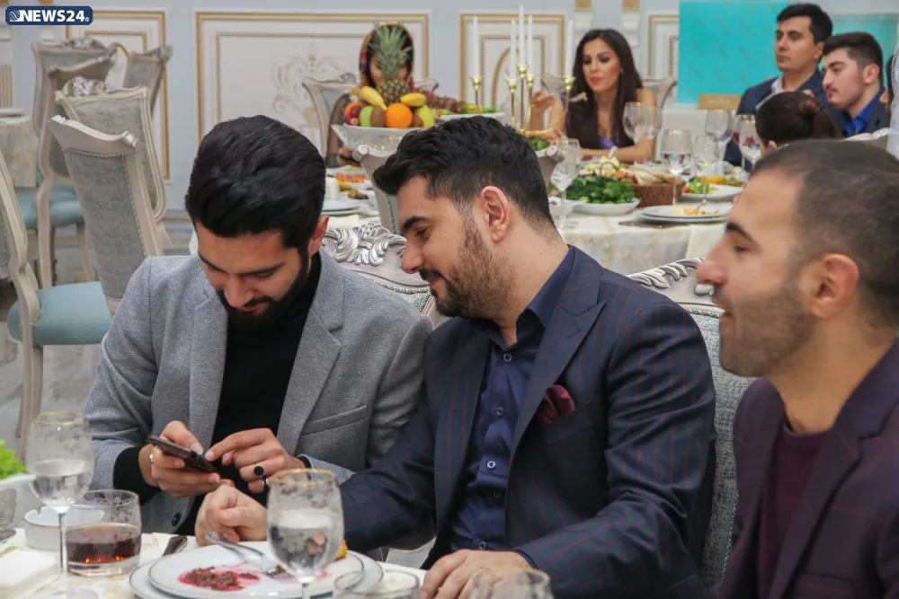 Əkizlərin həyəcanlı günü - GÖZ YAŞLARINI SAXLAYA BİLMƏDİLƏR - FOTO - VİDEO