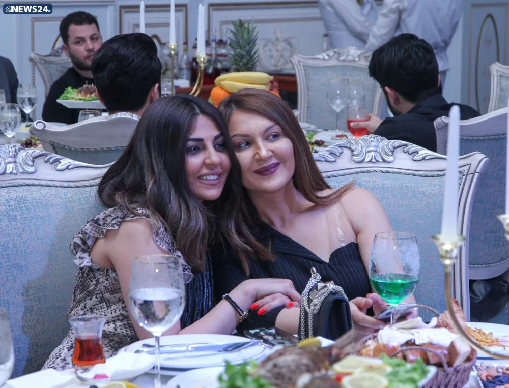 Əkizlərin həyəcanlı günü - GÖZ YAŞLARINI SAXLAYA BİLMƏDİLƏR - FOTO - VİDEO