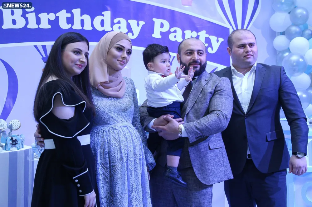 Əkizlərin həyəcanlı günü - GÖZ YAŞLARINI SAXLAYA BİLMƏDİLƏR - FOTO - VİDEO