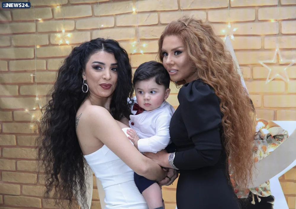 Əkizlərin həyəcanlı günü - GÖZ YAŞLARINI SAXLAYA BİLMƏDİLƏR - FOTO - VİDEO