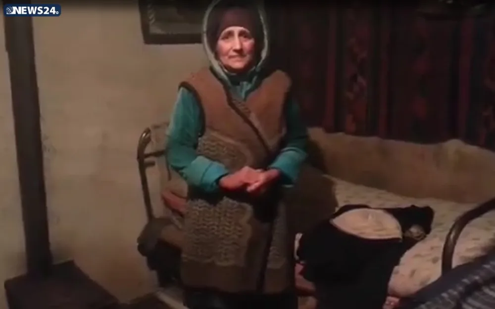 Azərbaycanda ilanların içində yaşayan - AİLƏNİN FACİƏSİ - VİDEO