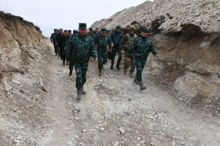 Elçin Quliyev Ermənistanla sərhəddə döyüş fəaliyyətini yoxlayıb