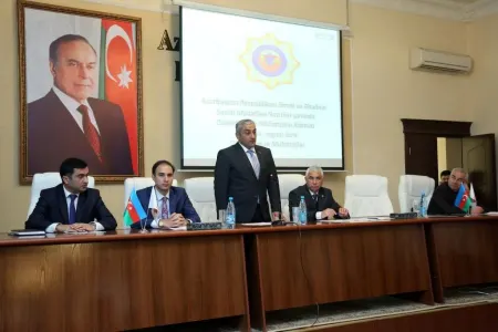 “Qeyri-rəsmi məşğulluğun qarşısının alınması” mövzusunda tədbir keçirilib