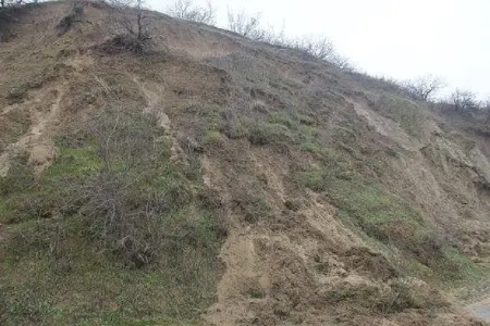 Ağsuda sürüşmə olub