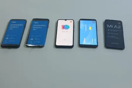 "BMW"dən mobil telefonlar aşkarlandı