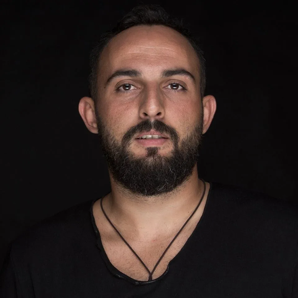 Deniz Seki heyranını məhkəməyə verdi - FOTO