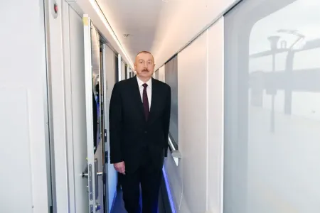 Prezident İlham Əliyev Bakı-Tbilisi-Qars qatarı ilə tanış olub - FOTO - YENİLƏNİB