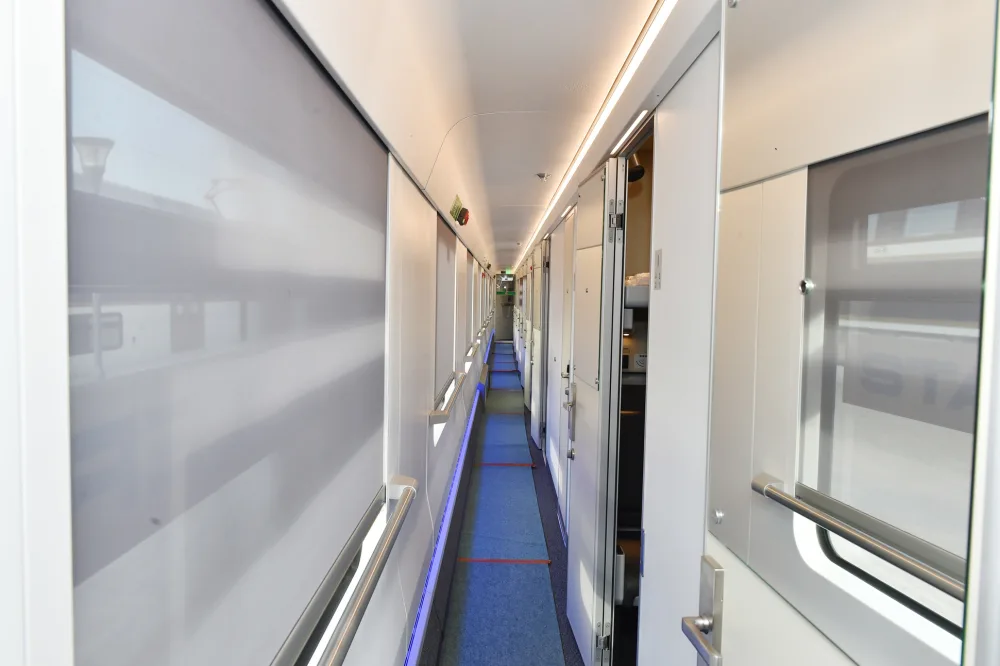 Prezident İlham Əliyev Bakı-Tbilisi-Qars qatarı ilə tanış olub - FOTO - YENİLƏNİB