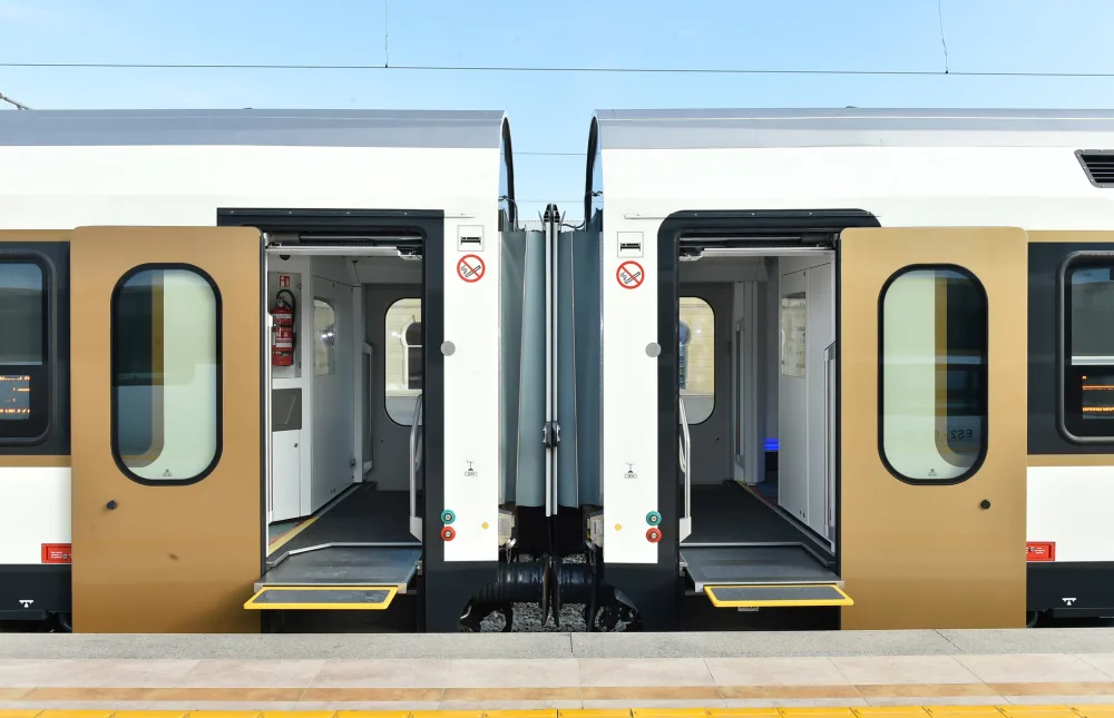 Prezident İlham Əliyev Bakı-Tbilisi-Qars qatarı ilə tanış olub - FOTO - YENİLƏNİB