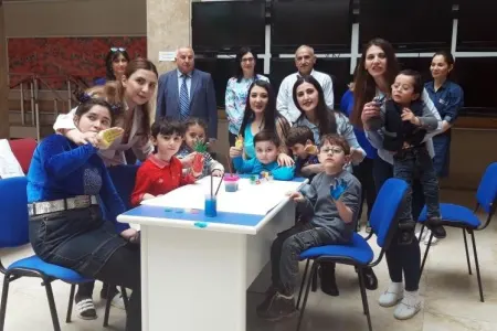 Nazirlik: Azərbaycanda 81 autizm sindromlu uşaq qeydiyyatdadır