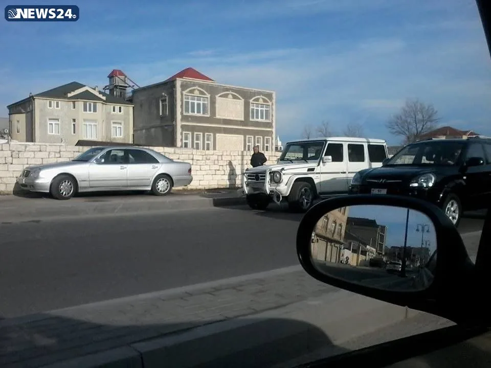 Bakıda "Gelandawagen" dəhşətli yol qəzasına düşdü - FOTO