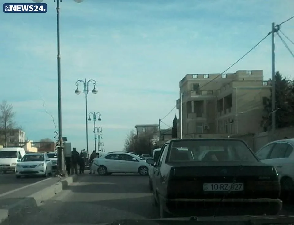 Bakıda "Gelandawagen" dəhşətli yol qəzasına düşdü - FOTO