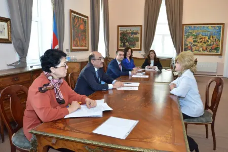 Mədəniyyət naziri Bakı şəhərində vətəndaşları qəbul edib - FOTO