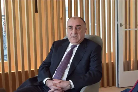 Elmar Məmmədyarovun Ermənistanın aqressiv jurnalisti ilə söhbəti - VİDEO